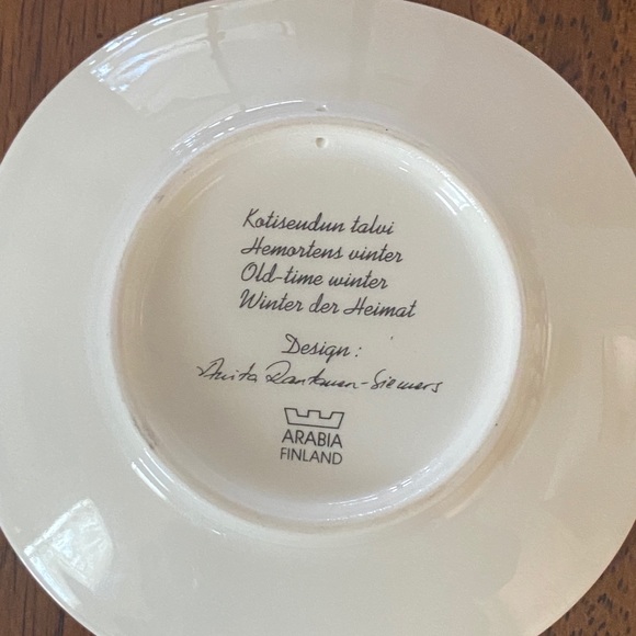 Arabia Old fashioned Christmas plate - Picture 2 of 4